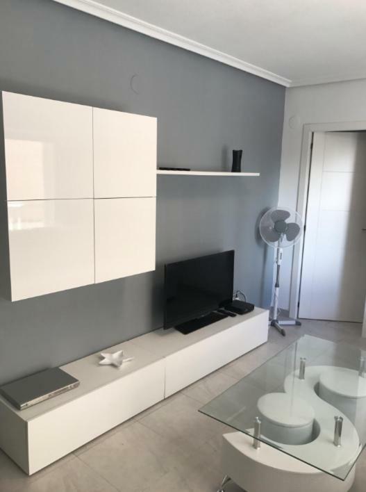 טורבייחה Modern Beach Apartment מראה חיצוני תמונה